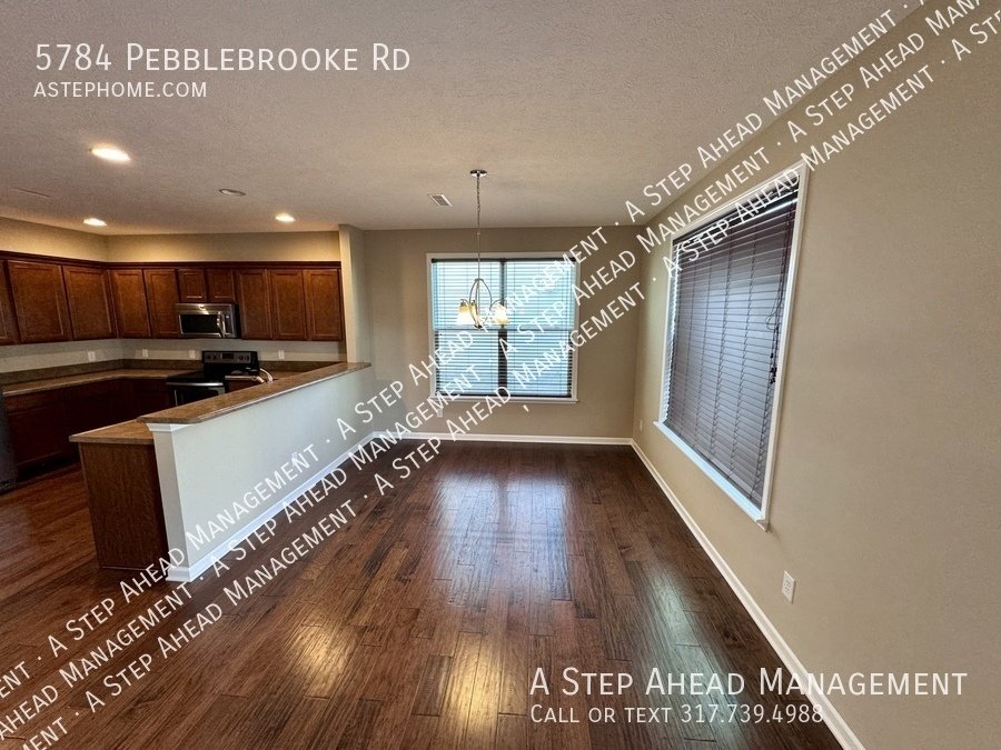 5784 Pebblebrooke-3 Bed/2.5 in Whitestown property image